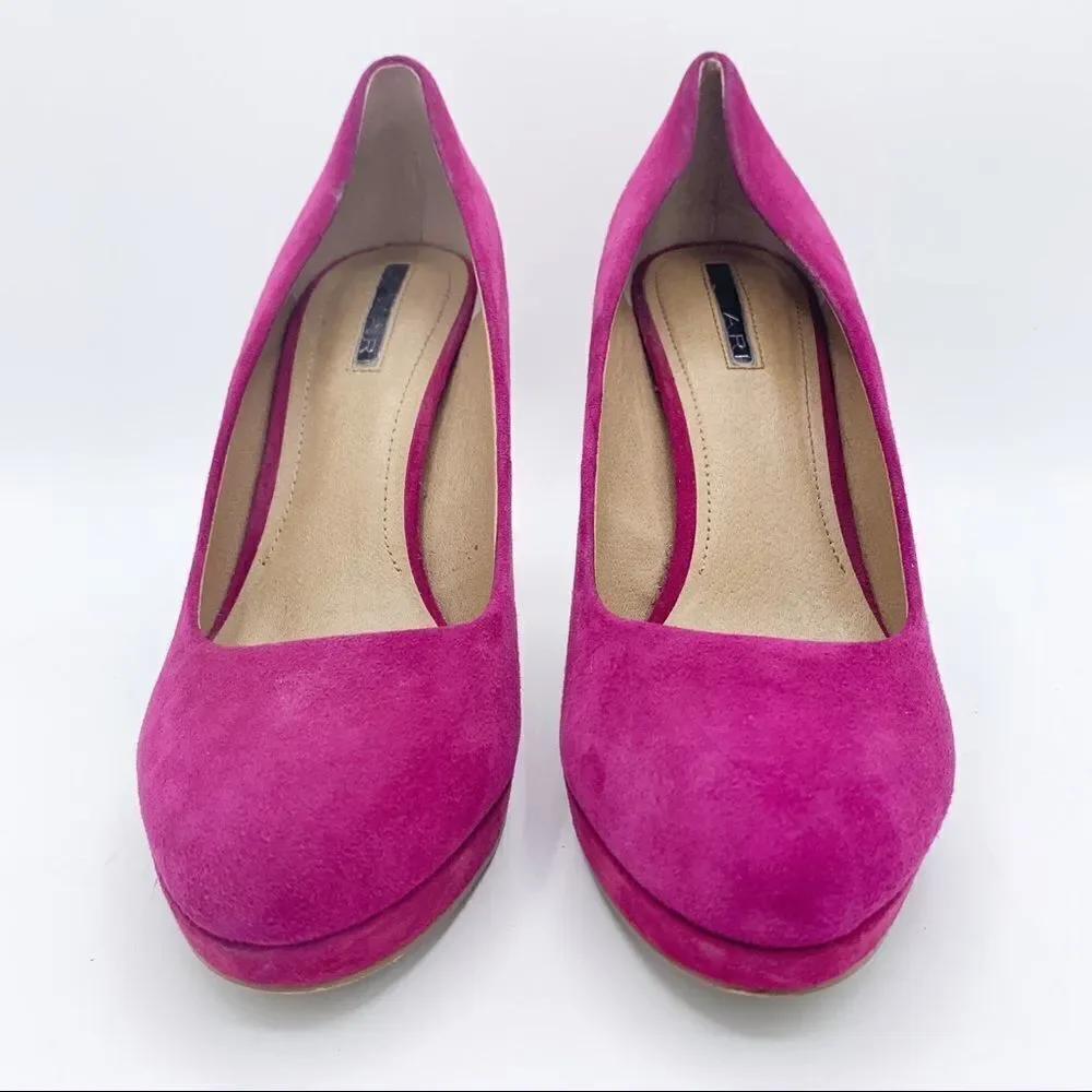 Tahari Brentwood Pink Bright Suede‎ Block Heels Size 8.5
